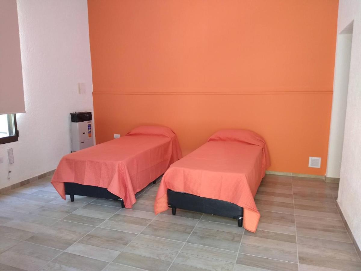 Nomades Hostal *